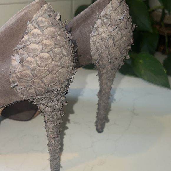 Brian Atwood Blayne Heels - Picture 15 of 16